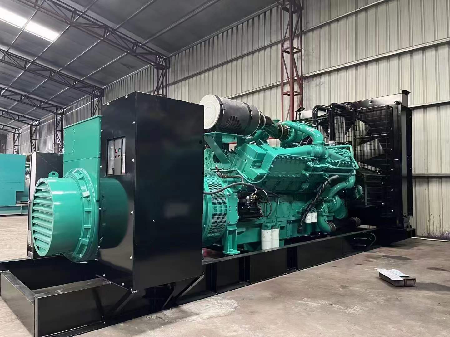 龙井如何降低 800kW 柴油发电机输出电流的波动？