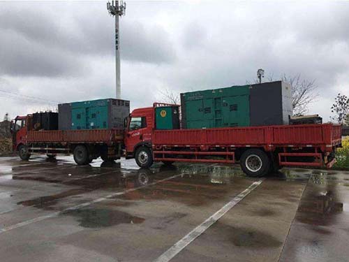 龙井涂抹密封胶后，需要等待多长时间才能安装水冷式机油散热器密封件？